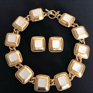 Brush Gold/White Vintage Necklace  & Earrings w/clips